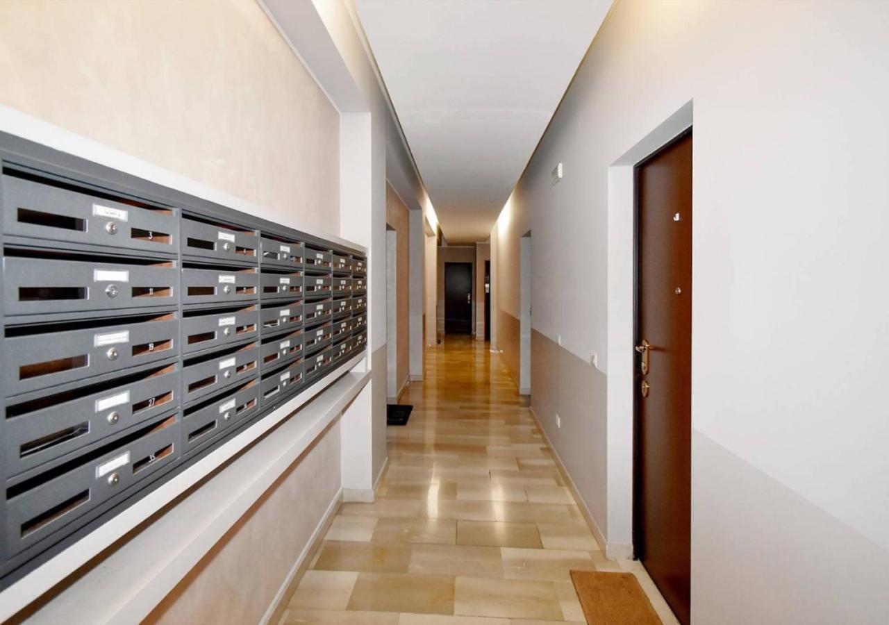 Metro Famagosta - Modern Suite Free Wifi & Parking Milán Exterior foto